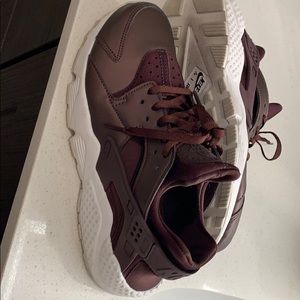 Huarache size 7